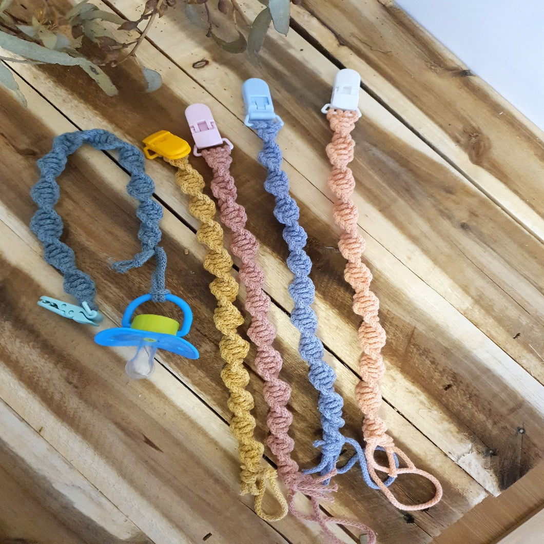 Macrame Dummy Clips